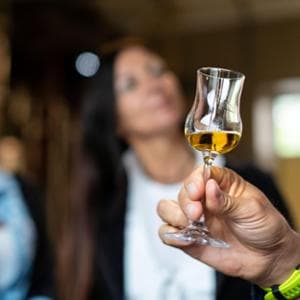 Largo ai giovani, la grappa si rinnova