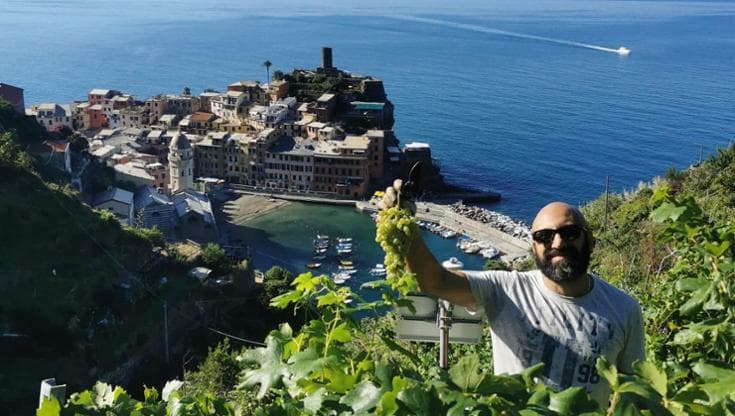 Michele Potenza de Il Foresto: vendemmia nella vigna Contra a Vernazza