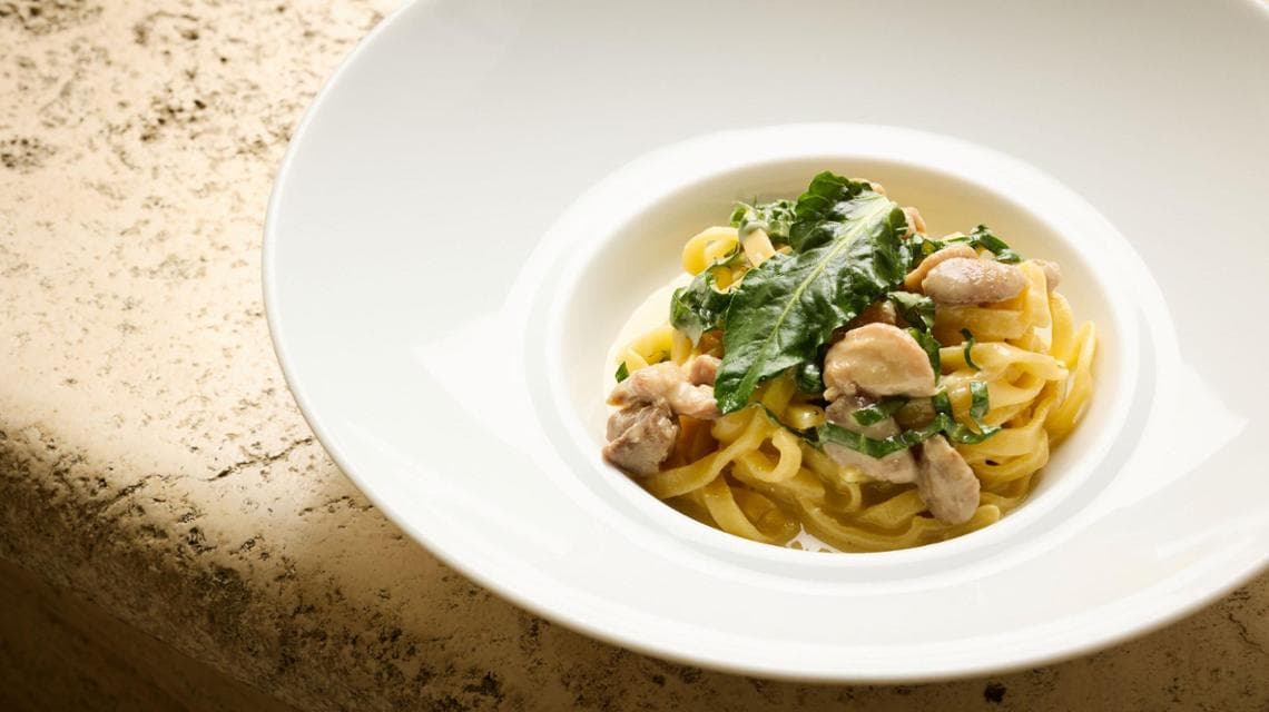 Ombrichelli con bietoline di campo e animelle di vitello