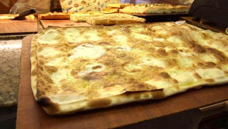 Giro d’Italia del Gusto: da Imperia a Novi Ligure tra tra focaccia, stroscia e Gavi nel bicchiere
