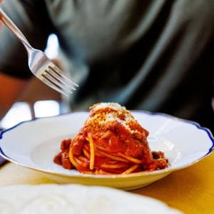 La ricetta perfetta: la pasta all’amatriciana, il classico romano che non passa mai di moda