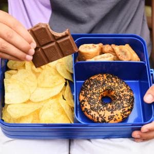 L’obesità infantile e il cibo spazzatura: dal Cile la risposta su cosa fare