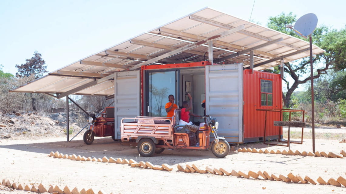 Hamba, Zimbabve'de kadın odaklı elektrikli üç tekerlekli bisiklet girişimi