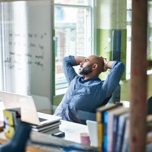 Sognare ‘a occhi aperti’ fino a 12 ore al giorno, quando ‘la vita parallela’ diventa una patologia