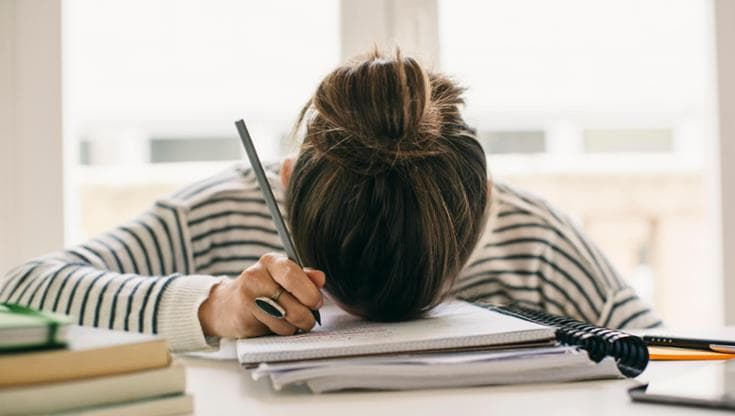 Caldo, stanchezza e poca concentrazione: ecco cosa può aiutare i ragazzi durante gli esami