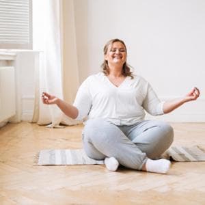 Lo yoga può aiutare a perdere peso e a mantenere quello perduto