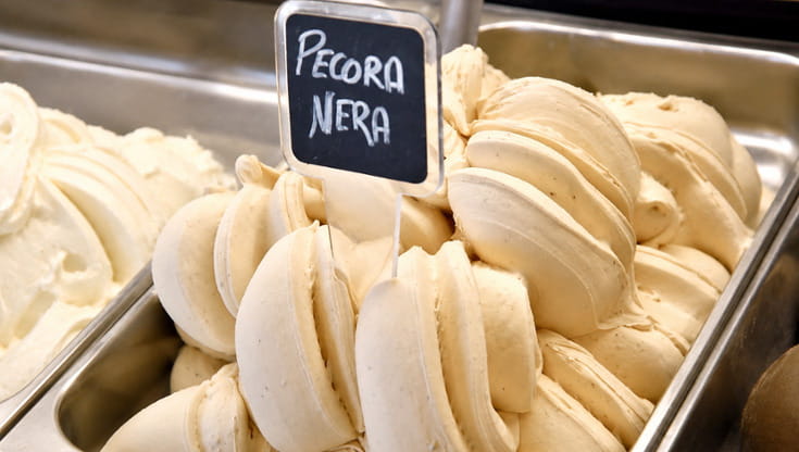 Gusto pecora nera della gelateria Tonka di Aprilia
