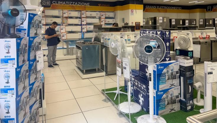 Tapparelle e ventilatori: difendersi dal caldo in modo green grazie ai bonus