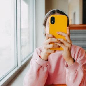 Più di un ragazzo su tre usa già chatbot AI