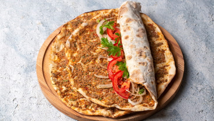Non chiamatelo pizza turca: il lahmacun è un'altra storia