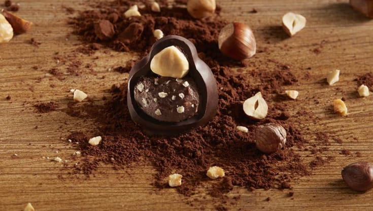 Viaggio nel Borgo dei Baci, dove da una grande storia d’amore nacque il cioccolatino-icona