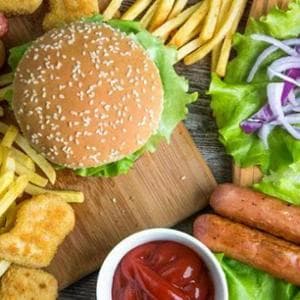 Cibi ultra processati da evitare a qualsiasi costo? Ecco perché potrebbe non essere una buona idea