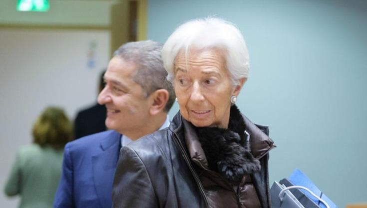 Christine Lagarde, Presidente della Bance Centrale Europea (BCE). Alle sue spalle Fabio Panetta, Presidente della Banca d'Italia. Getty