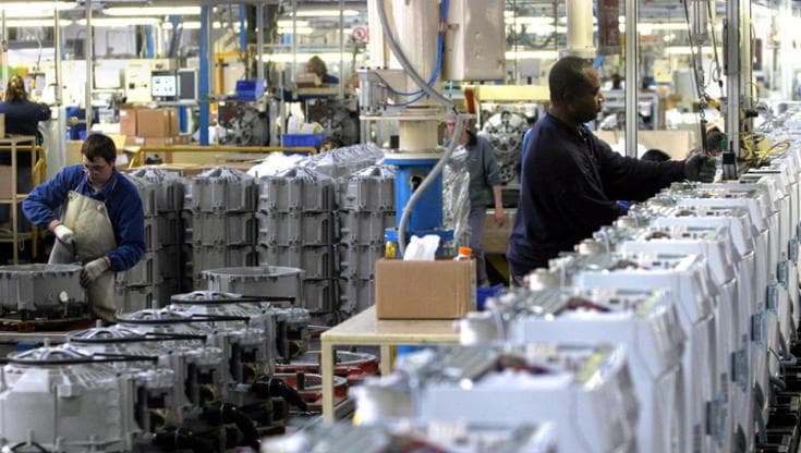 Elettrodomestici, obbligo di riparazione. Dal 31 luglio cambiano le regole, anche per i cellulari
