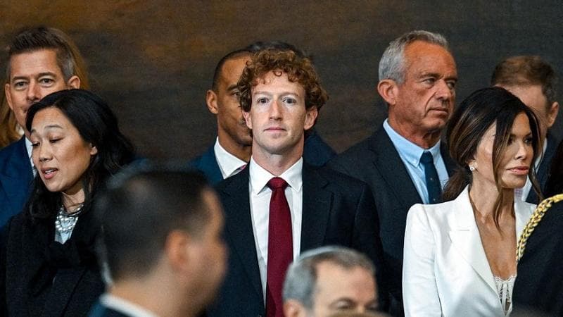 Zuckerberg difende i modelli cinesi e promette un&rsquo;IA per tutti. Ma la sua &egrave; una lotta per il potere