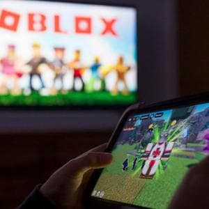 Un finto “trucco” per Roblox installa uno spyware che accede a webcam e wallet