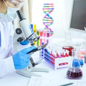 I virus “zombie” intrappolati nei ghiacciai con il caldo potrebbero tornare: che cosa rischiamo?