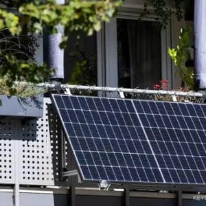 Caro bollette: bonus per installare un micro impianto fotovoltaico sul balcone