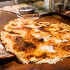 Liguria, paradiso della focaccia: da quella di Recco alla genovese, 10 locali dove assaggiarla