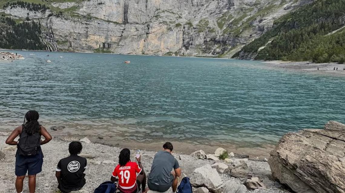 L’8 agosto, vicino al lago di Oeschinen, è precipitato un enorme masso a valle