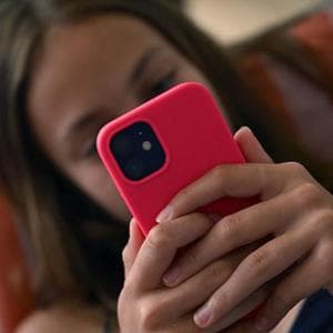 Anche la Nuova Zelanda si sta preparando a vietare i social ai minori