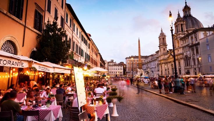 La rivolta dei ristoranti romani. Consegna di merci in Centro entro le 8 di mattina: “Impossibile”