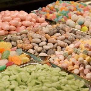 Marrons glacés, caramelle e gianduiotti: i 190 anni della pasticceria amata da Cavour