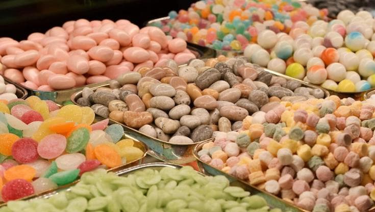 Marrons glacés, caramelle e gianduiotti: i 190 anni della pasticceria amata da Cavour