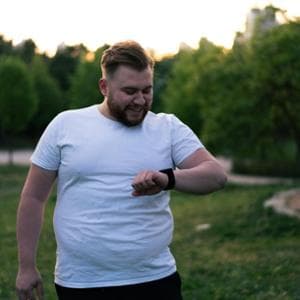 Se siete a dieta, attenti allo smartwatch: sovrastima le calorie bruciate con l’esercizio