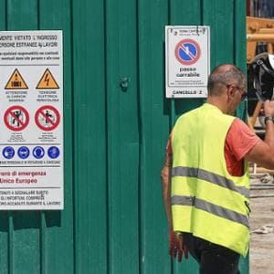 "Caldo e morti sul lavoro, serve una certificazione per gli indumenti refrigeranti"