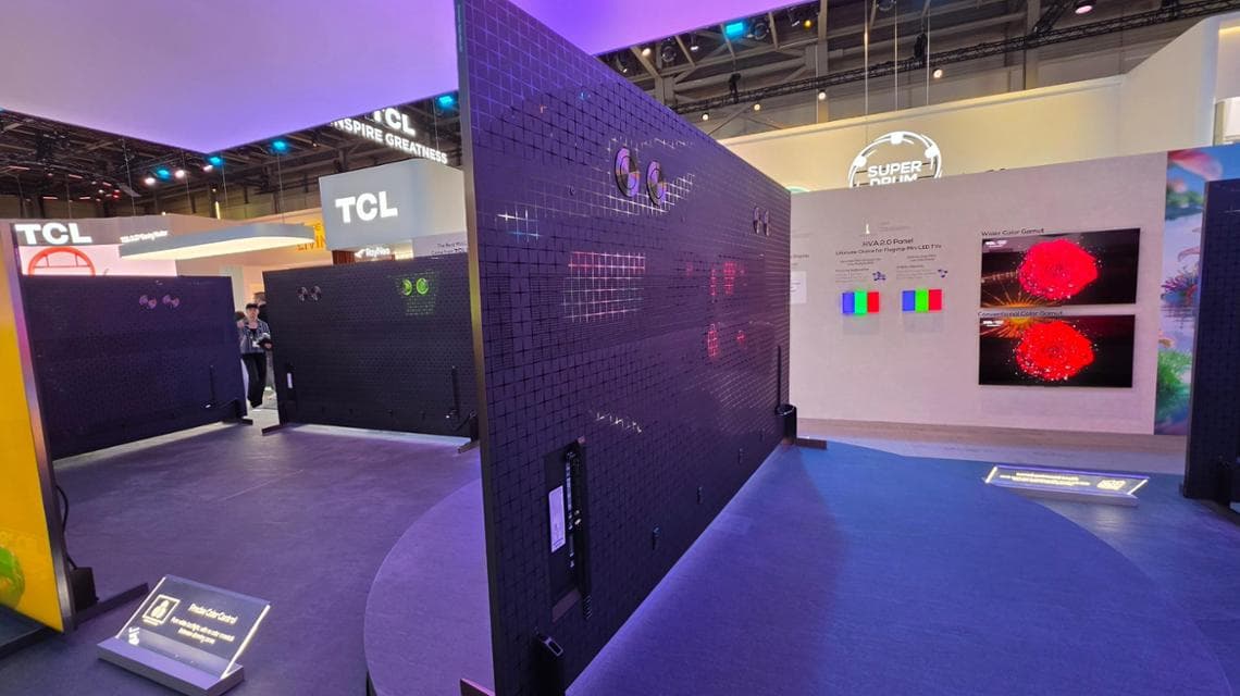 il retro del TCL X11L 98"