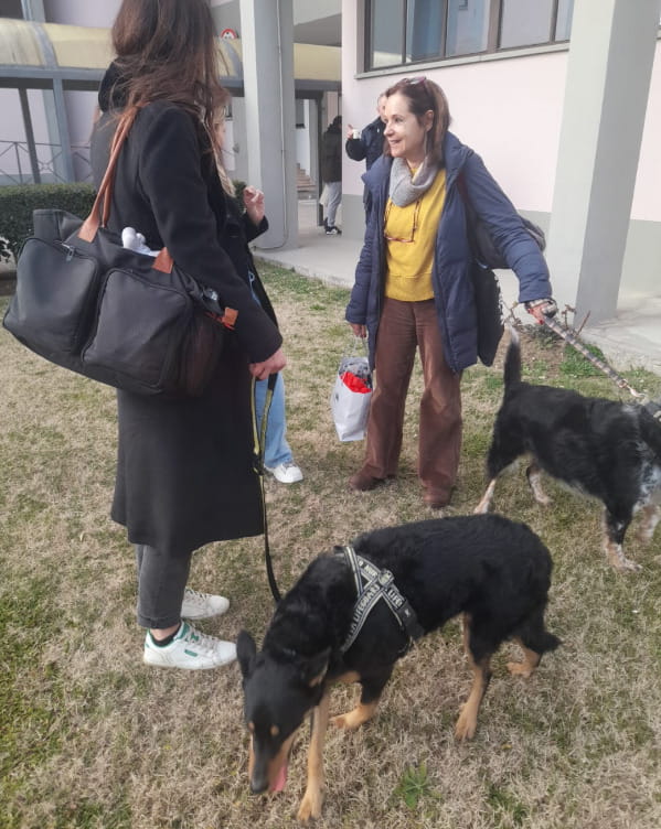 Plino e Lilli davanti al carcere di Spoleto