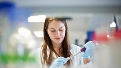 Medicina di laboratorio, in Lombardia più della metà dei ruoli apicali è ricoperto da donne