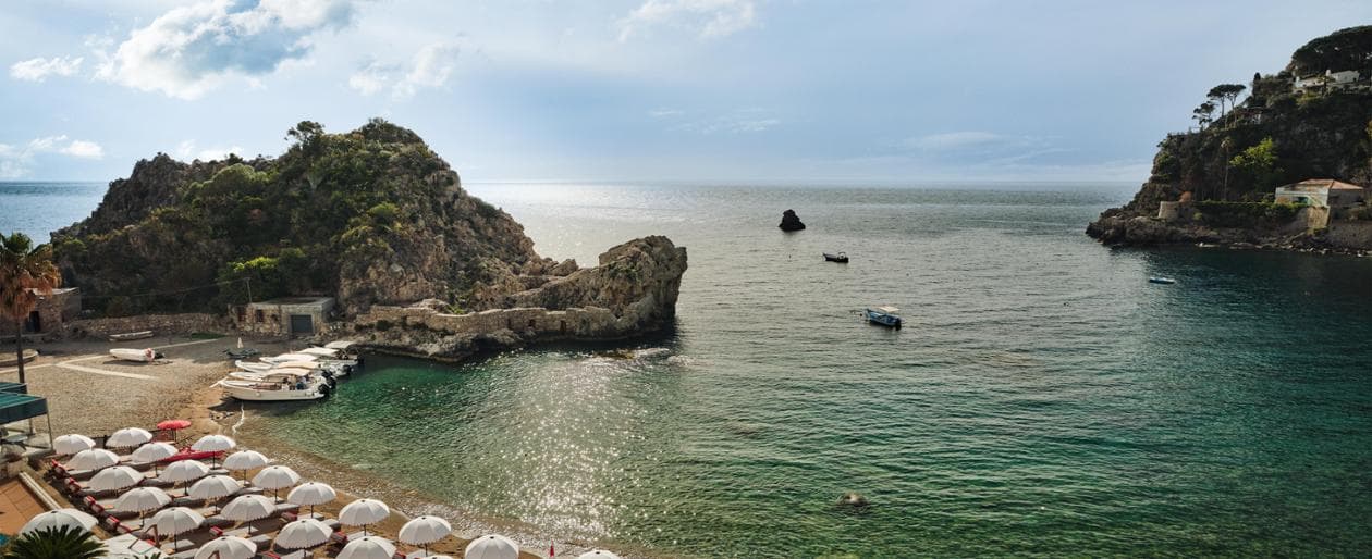 Viaggio tra mare e sapori a Taormina, dove l’estate non finisce