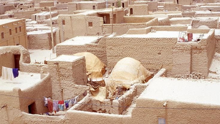 La casa di terra. Il materiale più antico del mondo è l'architettura del futuro