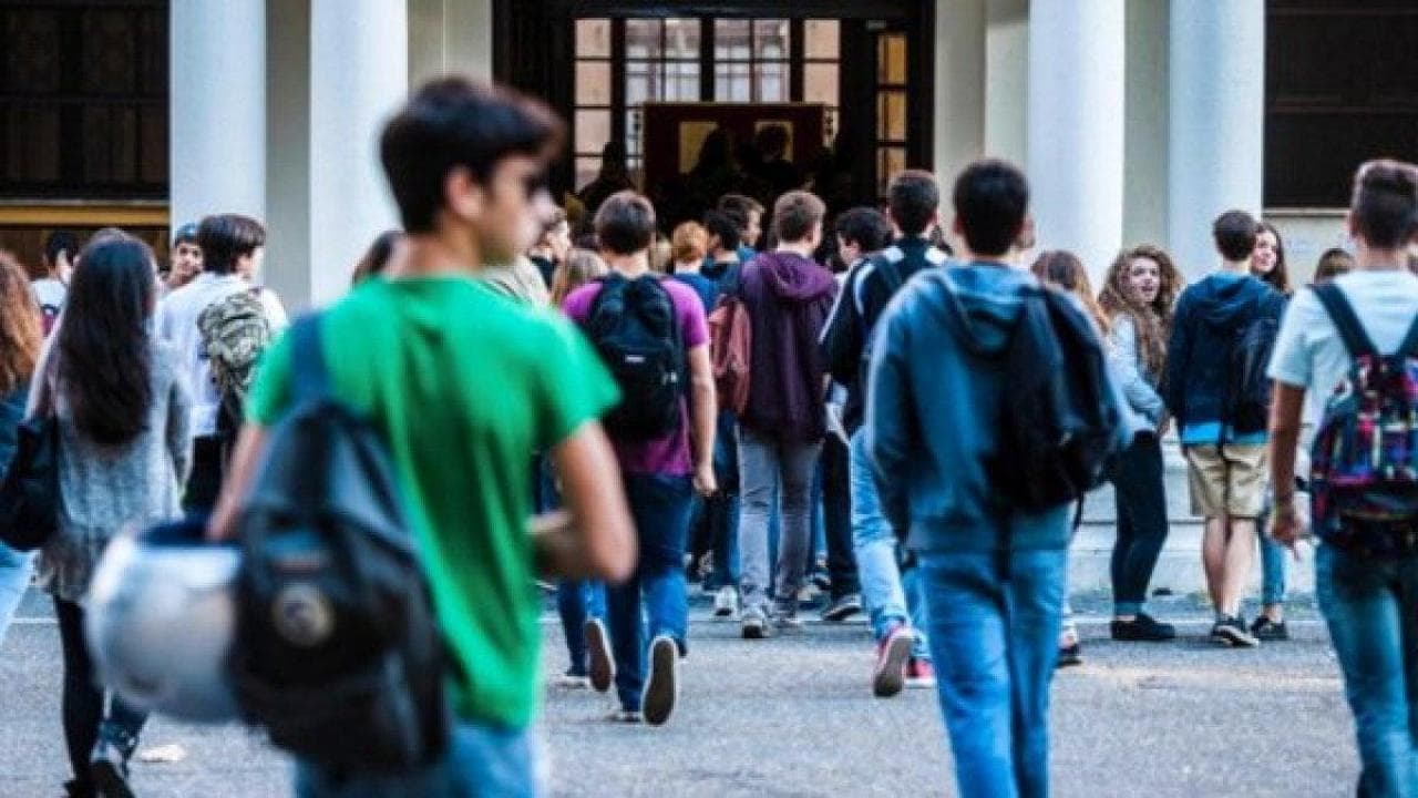 Clima, tesi negazioniste in un libro per le scuole. Gli scienziati insorgono