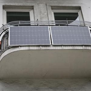 Fotovoltaico, per autoprodurre non servono i tetti: bastano solo i balconi