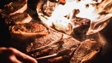 Ritorno di fiamma: regole, divieti e possibilità per il fuoco in cucina