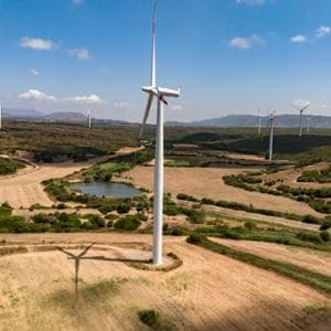 Eolico, le turbine che prendono il vento e creano polemiche