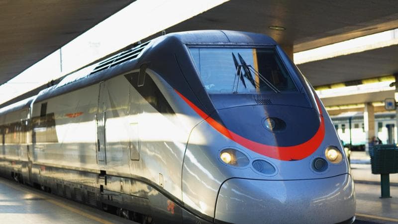 Torna FrecciaRosa, la prevenzione oncologica a bordo dei treni e nelle stazioni