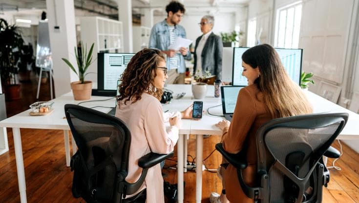L’intelligenza artificiale cambia il lavoro: caccia alle figure ibride