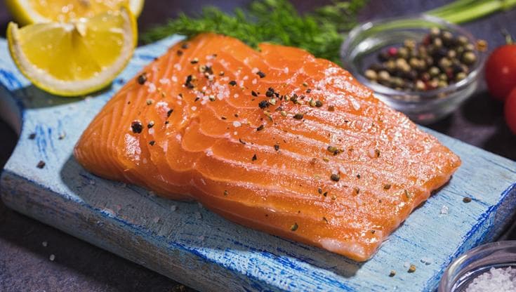 La petizione: il salmone finisce fuori menù