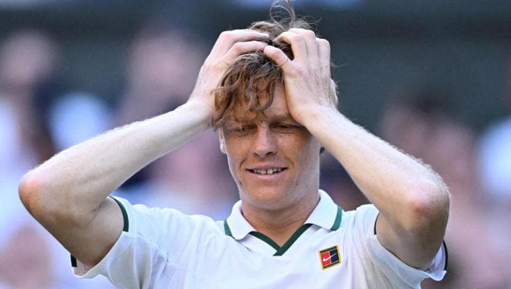 Il ginocchio di Sinner: come il tennis logora il fisico degli atleti