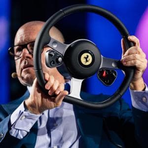 Jony Ive a Wave: “La Ferrari Luce è nata da un libro”