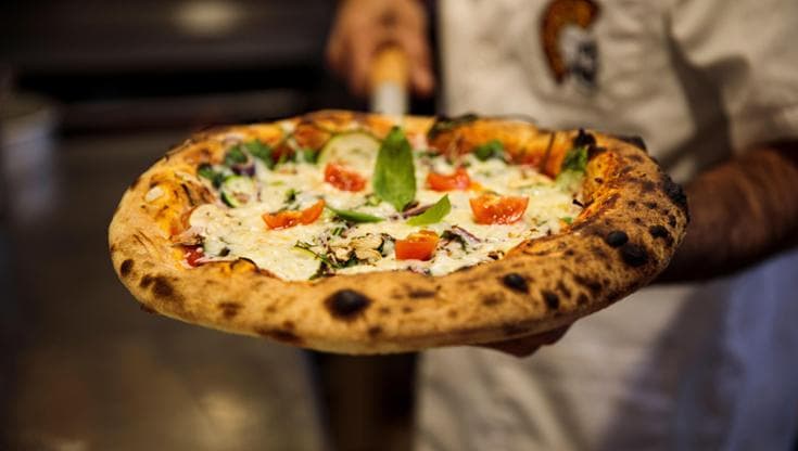 Tra impasti, menu degustazione e condimenti rari, la pizza sta diventando il nuovo fine dining?