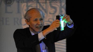 Il Nobel Chalfie: “Così ho acceso una lampadina per studiare la vita della cellula”