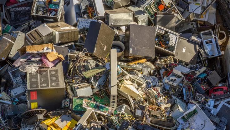 Dopo la fast fashion, ecco il "fast tech": compriamo sempre più gadget elettronici quasi usa e getta