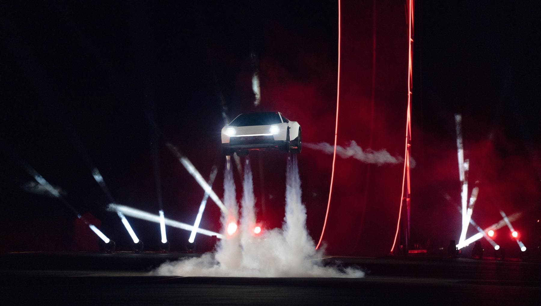 Photo: la Repubblica Tesla Roadster Unveils 2028 Production, Rocket Thrusters, and Flying Capabilities
