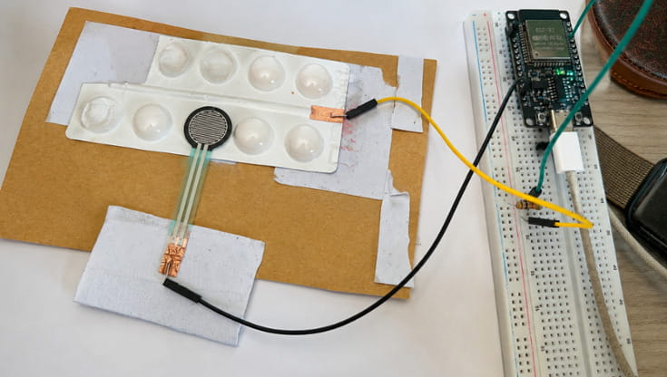 IoT, sensori e tv aiutano i più fragili a seguire terapie e raccomandazioni del medico