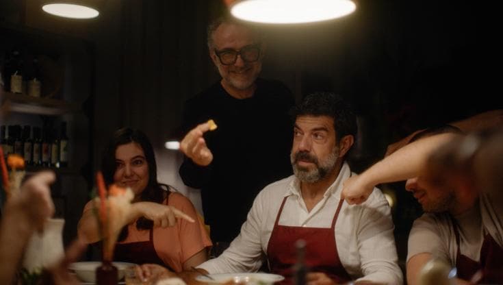 Bottura a Favino: "Chi ha fatto questo tortellino?"